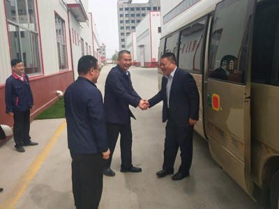 熱烈歡迎壽光市人大常委會領(lǐng)導(dǎo)蒞臨金帥公司考察指導(dǎo)工作！